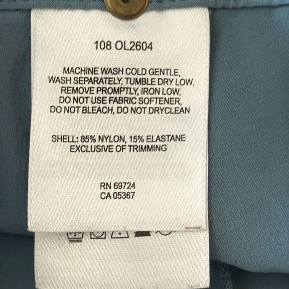 Mountain Hardwear Women's High-Rise Bermuda Shorts. Size 10 - Picture 8 of 10